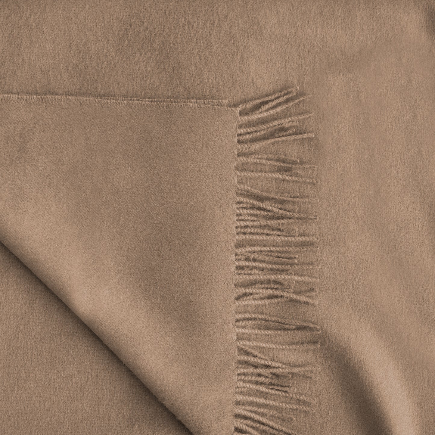 Alfie Throw by St. Genève