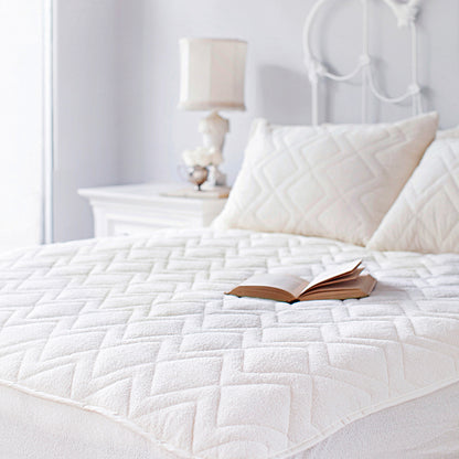 St. Dormeir 16 inch Mattress Protector by St. Genève