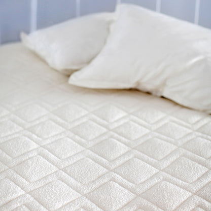 St. Dormeir 16 inch Mattress Protector by St. Genève