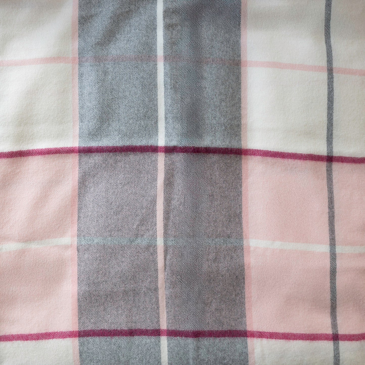 Mika Throw by St. Genève