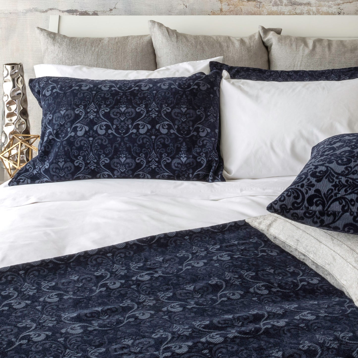 Royce Coverlet by St. Genève