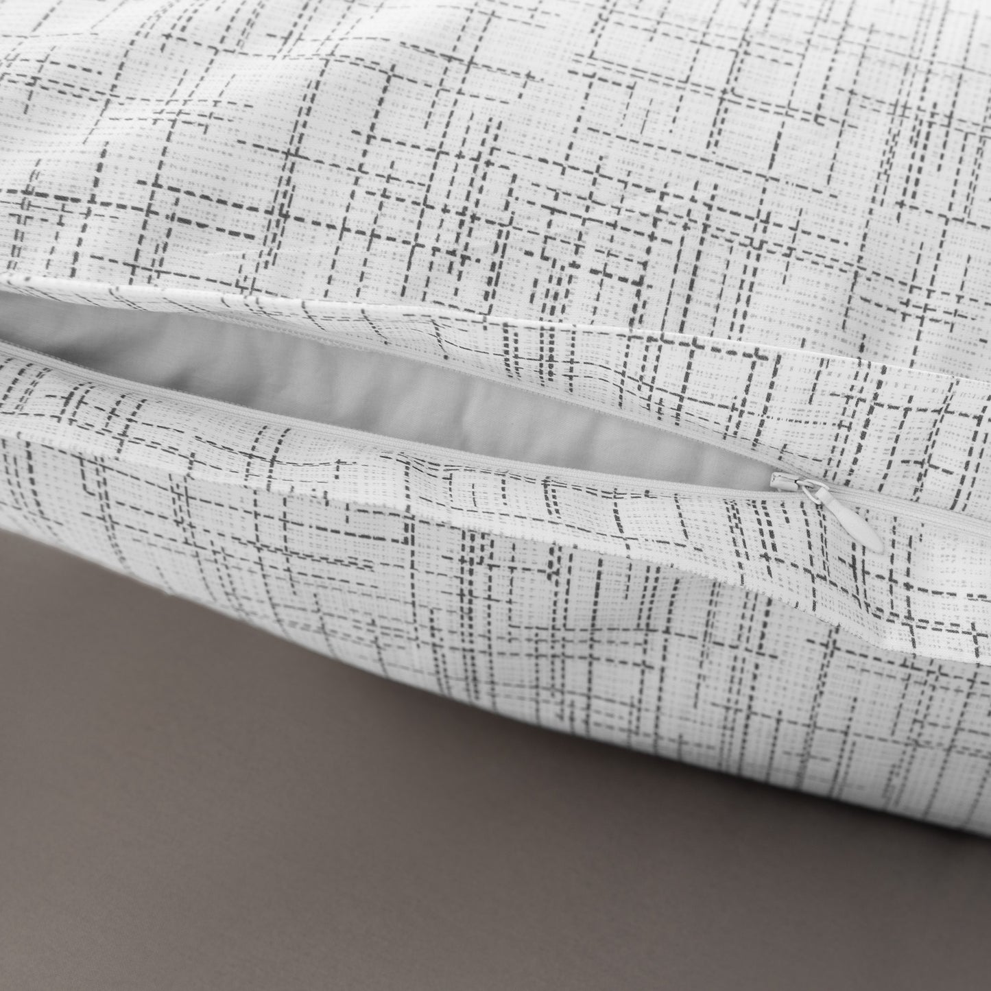 Yale Sham by St. Genève